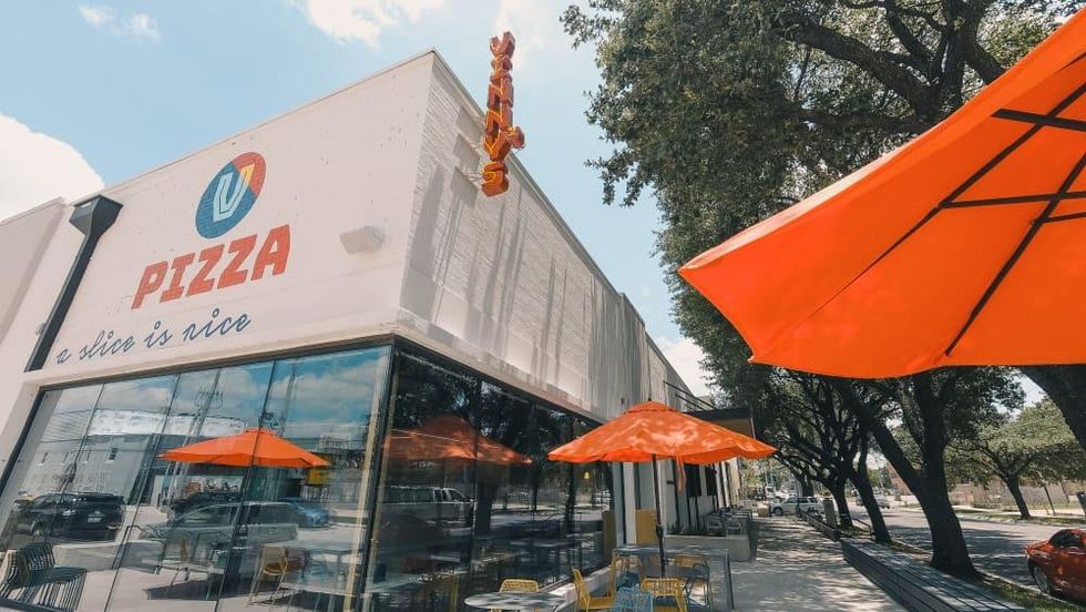 Vinny's pizza exterior