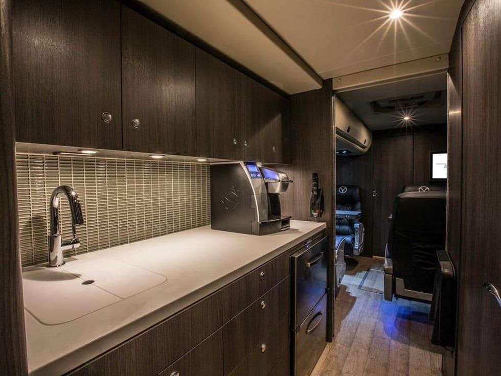 Vonlane bus kitchen CROPPED