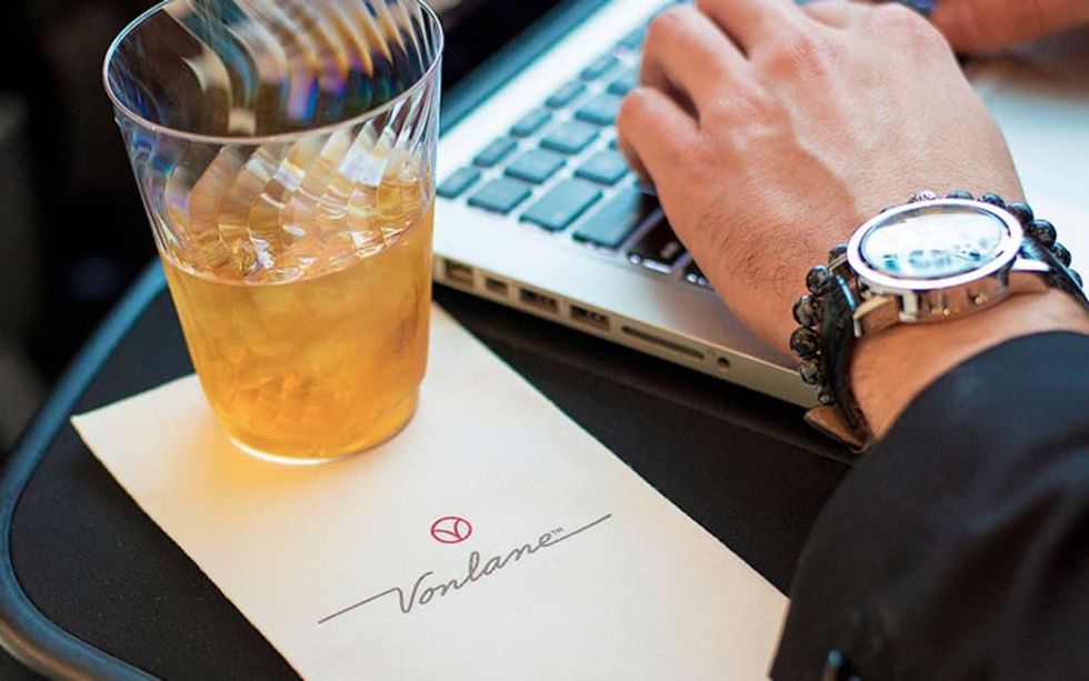 Vonlane drink at seat