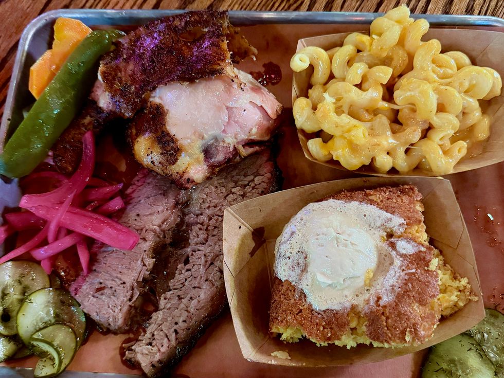 Willow's Smokehouse and Tavern food