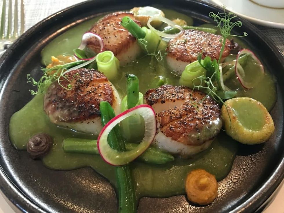Xochi scallops mole verde