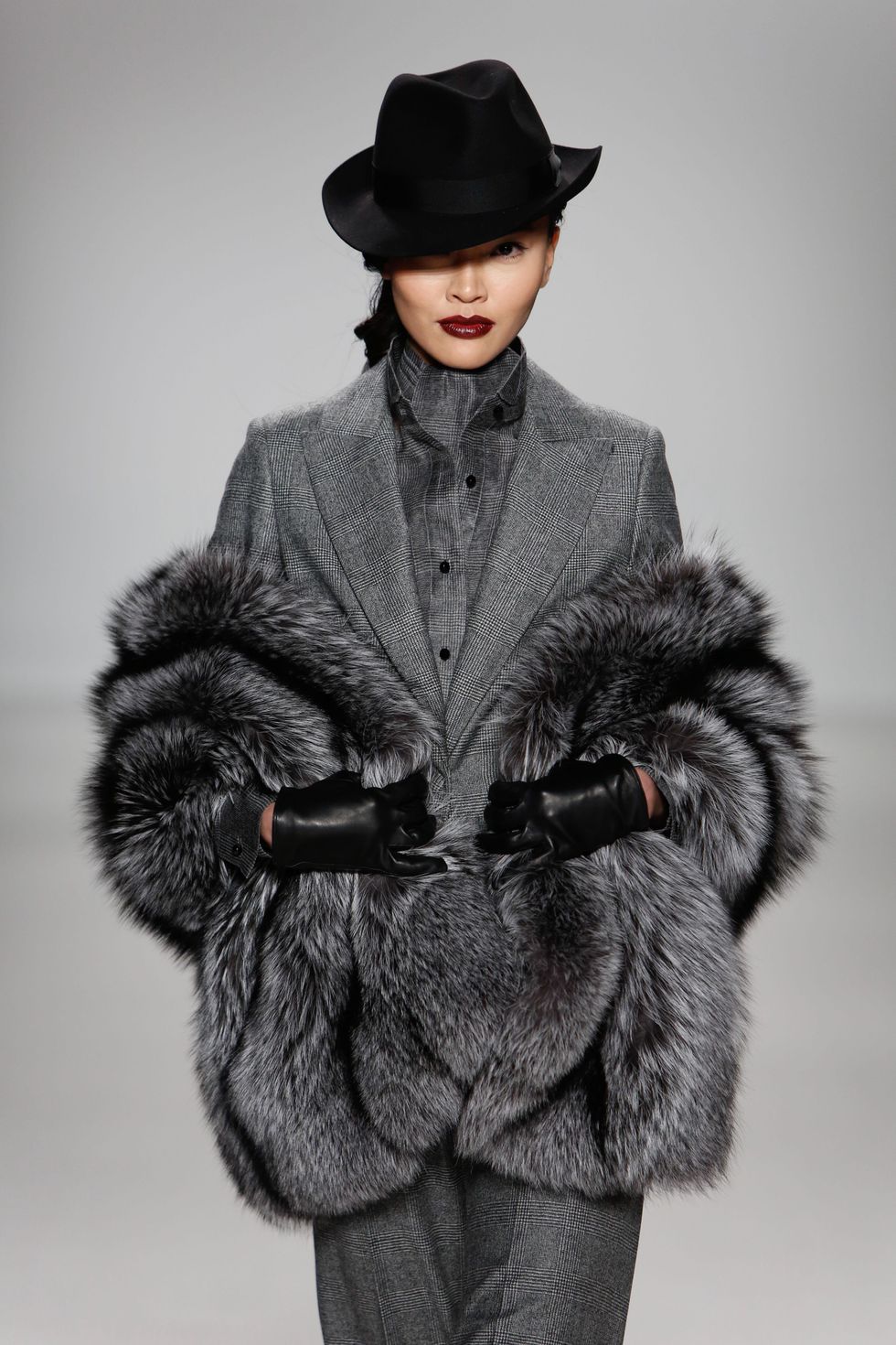 Fashion drama: Zang Toi's new looks evoke Hollywood glamour and wearing ...