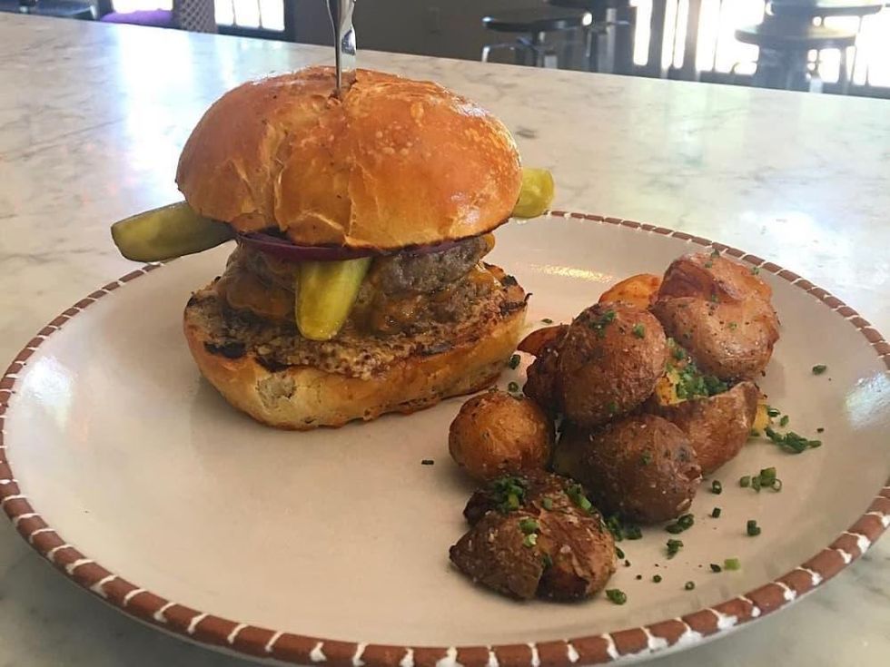 Zimm's burger Pax Americana